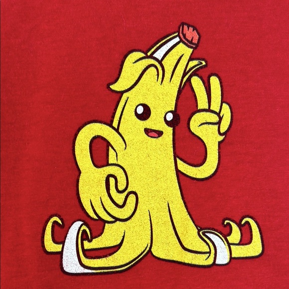 Fortnite Peely Peace Sign Tultex Red T-Shirt - Picture 1 of 8